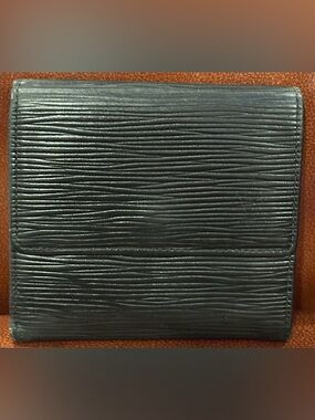 Louis Vuitton Luxury Black Epi Leather Compact Bifold Wallet EUC
